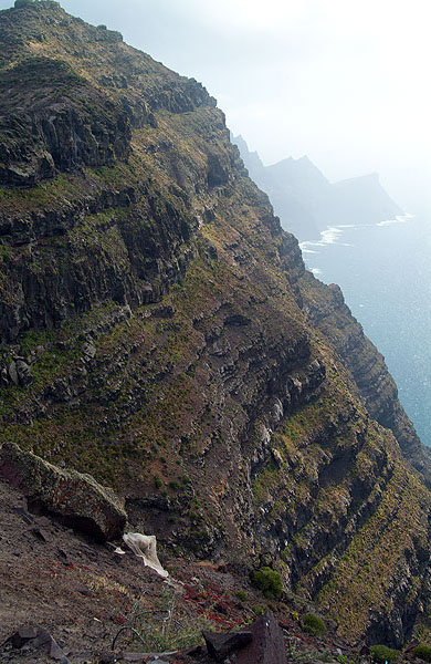 Gran Canaria - Am westlichsten Punkt der Insel, fallen die Felsen steil zum Meer ab.