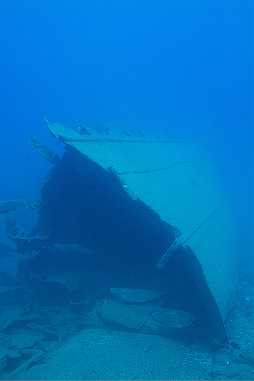 Gran Canaria - Puerto de Mogan - Wrack Alegranza - Ohne große Probleme, konnte man in das Wrack hineinschwimmen, es war jedoch nahezu leer.