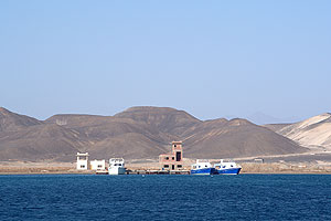 Ägypten 2003 - Lahami Bay - Der kleine Hafen war noch im Rohbau