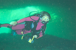 Yucatan - Tauchgang in der Cenote Chac Mool - Durchleuchtete Eingänge zu den Unterwasserhöhlen