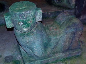 Yucatan - Chichen Itza - Die Chac Mol Figur in der Großen Pyramide