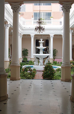 Yucatan - Merida - Patio, Innenhof des Panamericana /Casa Inn