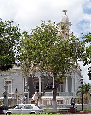 Yucatan - Merida - Renovierte Herrenhäuser / Palacios