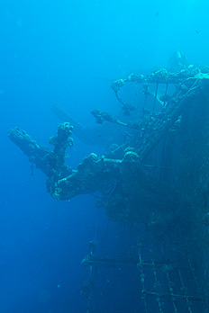 Ägypten 2006 - Safaga - Wrack der Salem Express - Viele der Davids zeigen nach Außen, aber die Kurze Zeit bis zum Sinken hat wohl nicht gereicht um die Rettungsboote zu wassern.