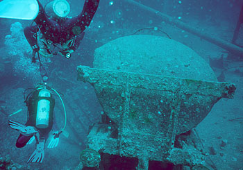 Ägypten 1999 - Thistlegorm Wrack - Eisenbahnwagen auf dem Oberdeck